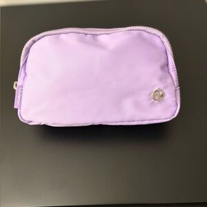 BNWT- Lululemon athletica Lilac Everywhere Beltbag 1l